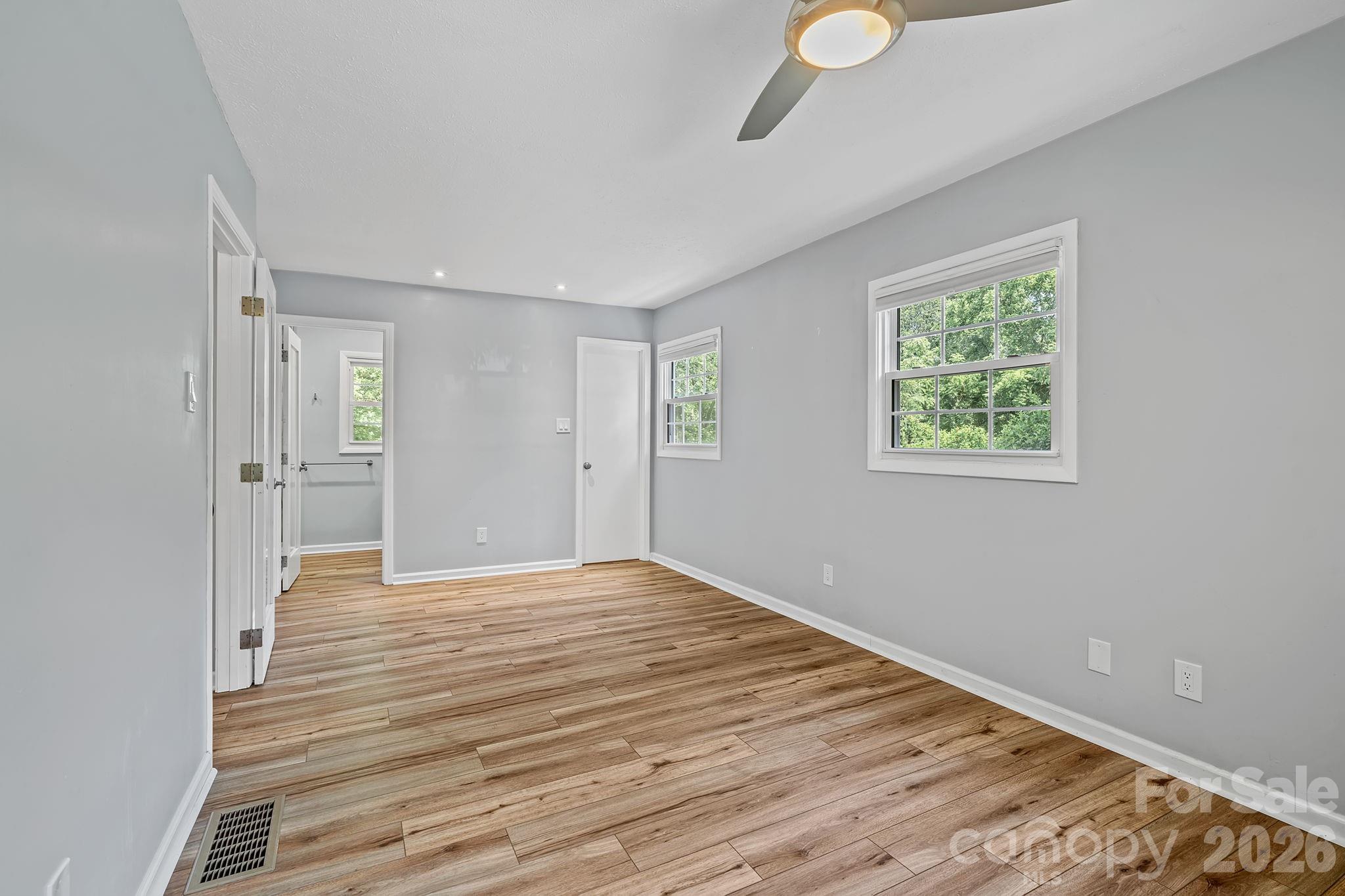 39 Grandview Road — Asheville