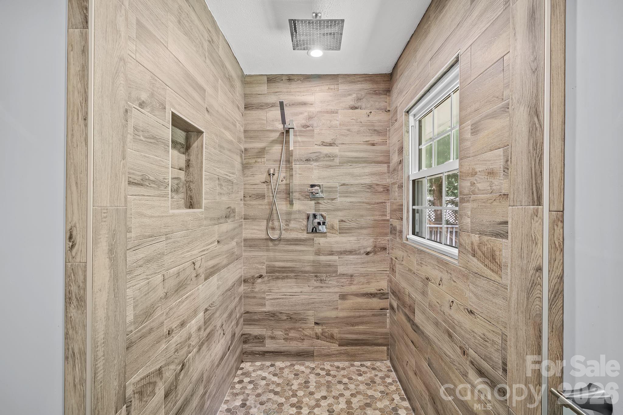 39 Grandview Road — Asheville