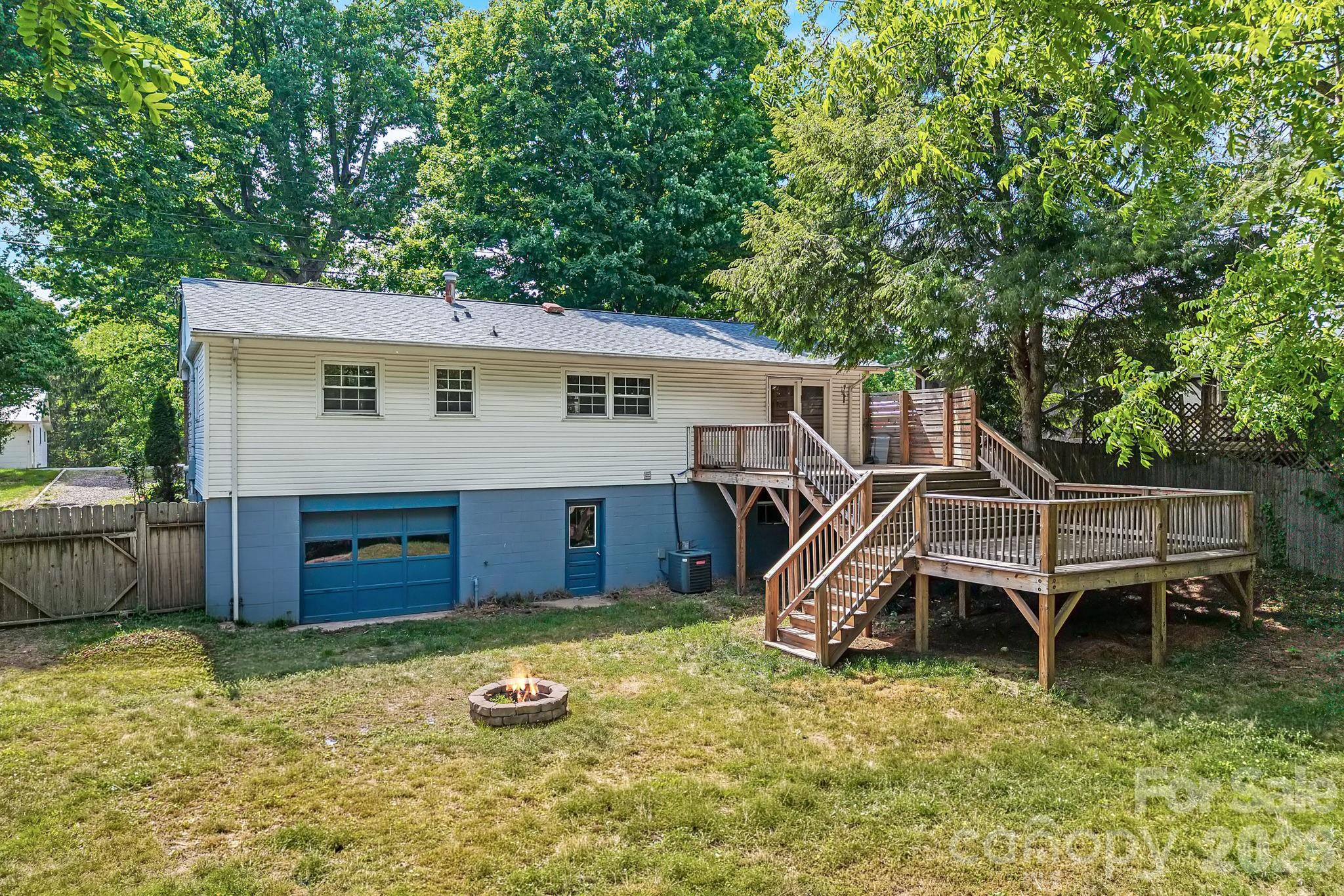 39 Grandview Road — Asheville