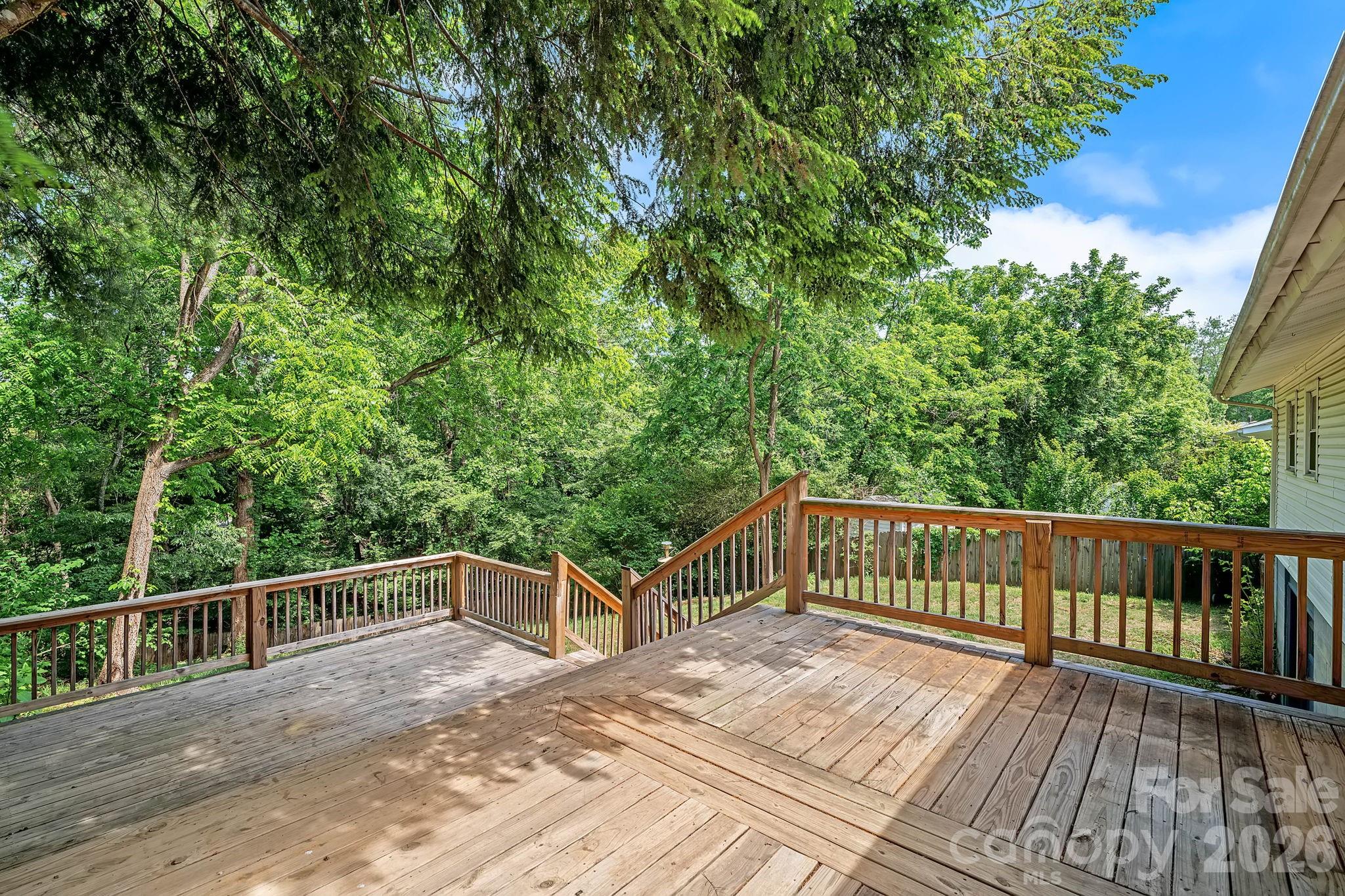 39 Grandview Road — Asheville