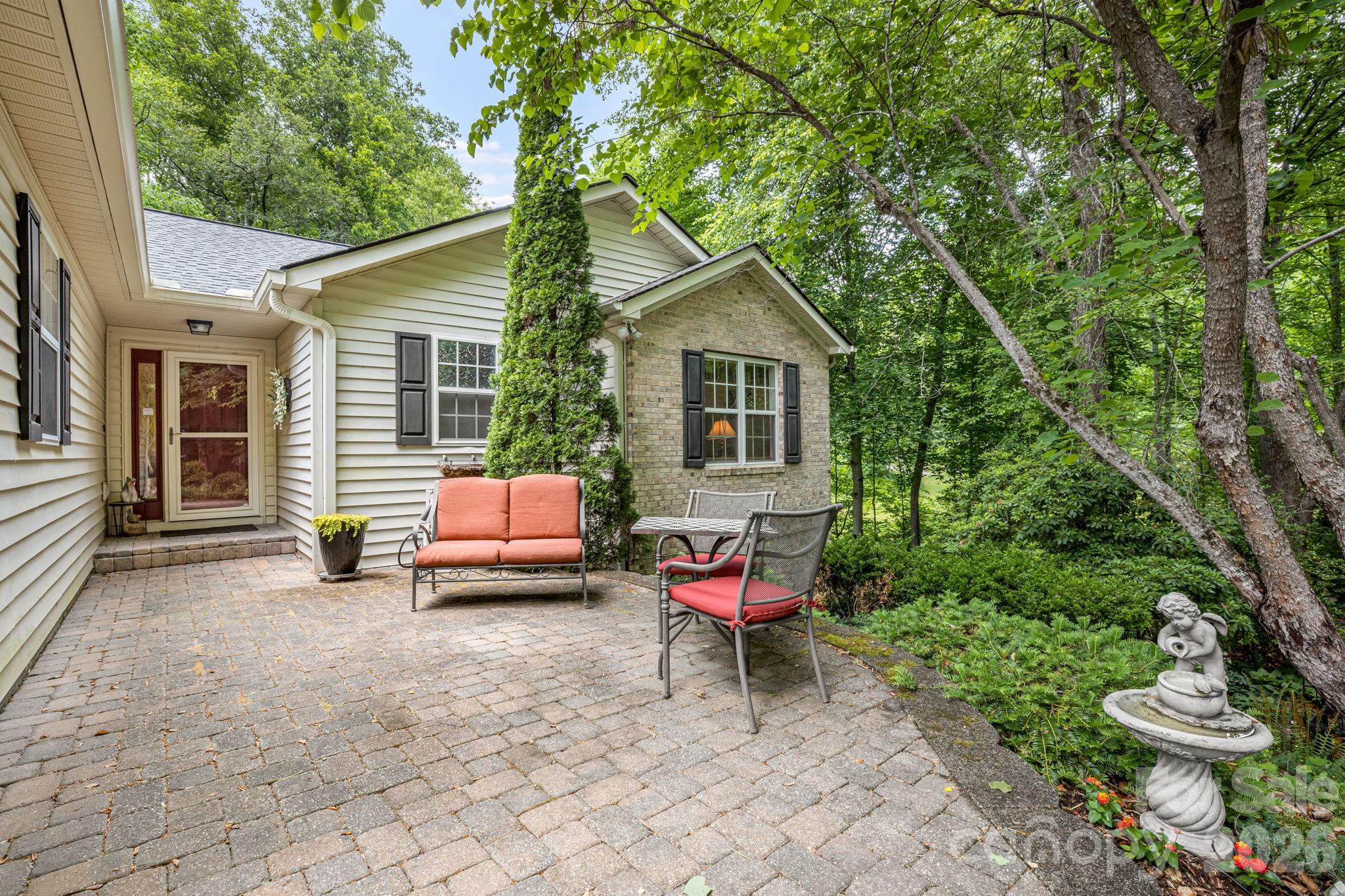 9 Firestone Court — Etowah