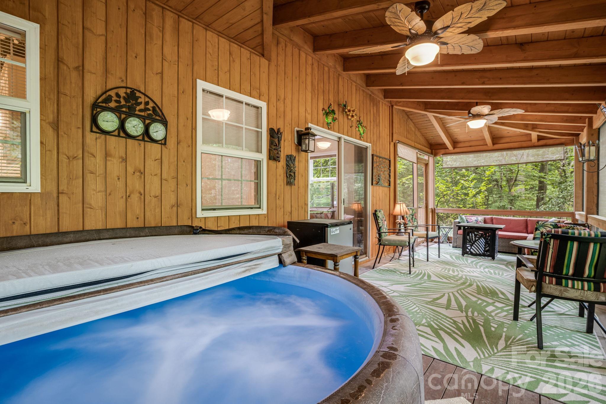 9 Firestone Court — Etowah