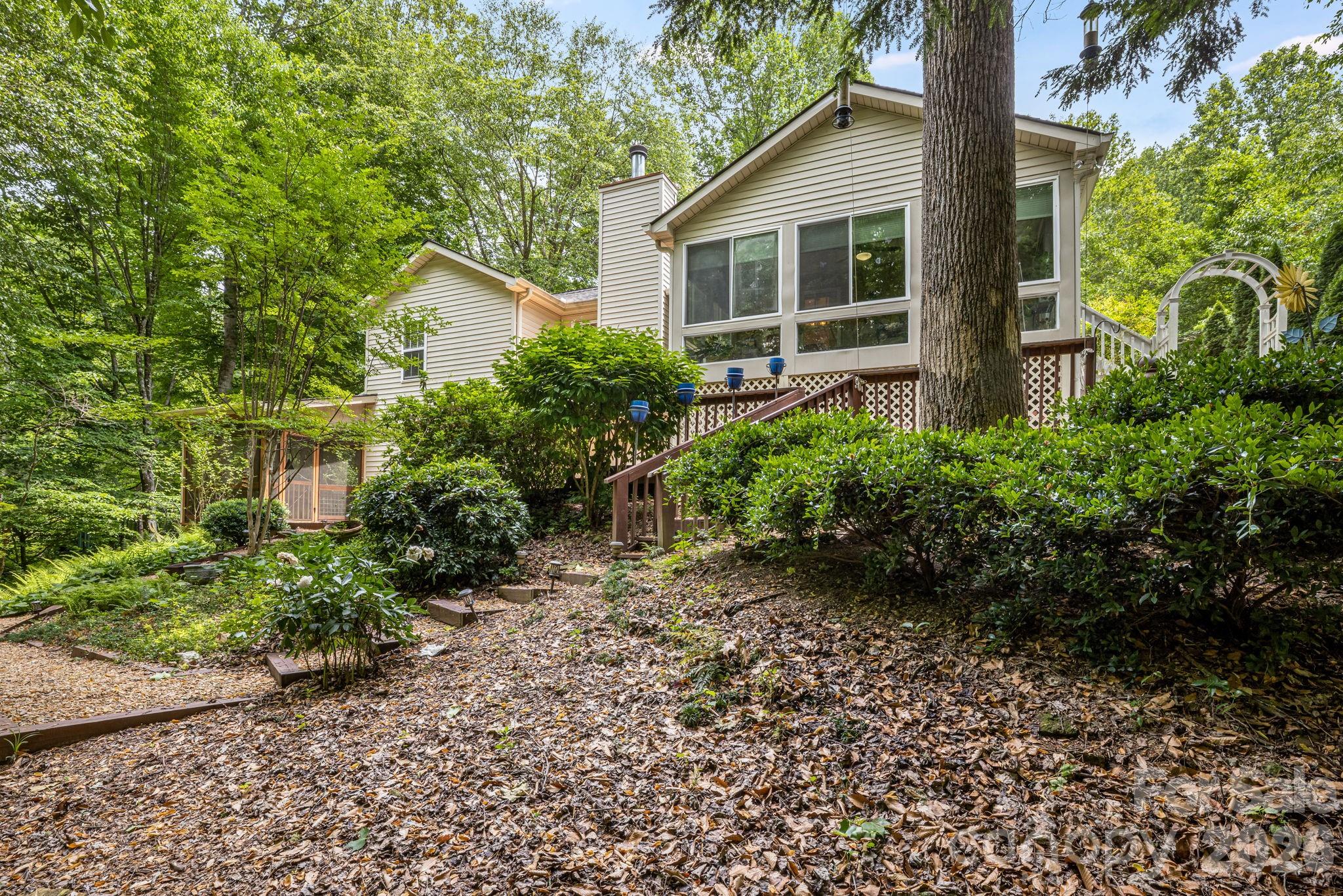 9 Firestone Court — Etowah