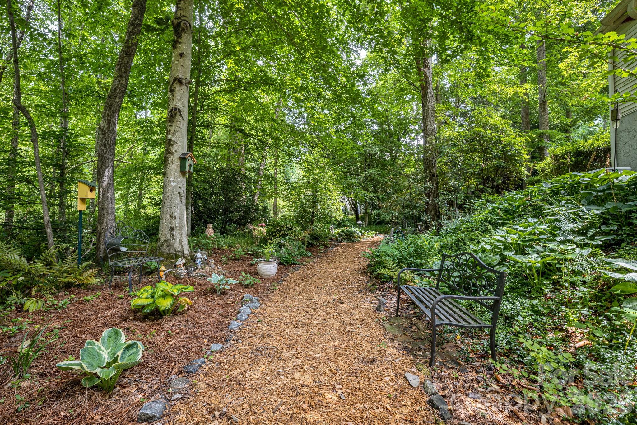 9 Firestone Court — Etowah
