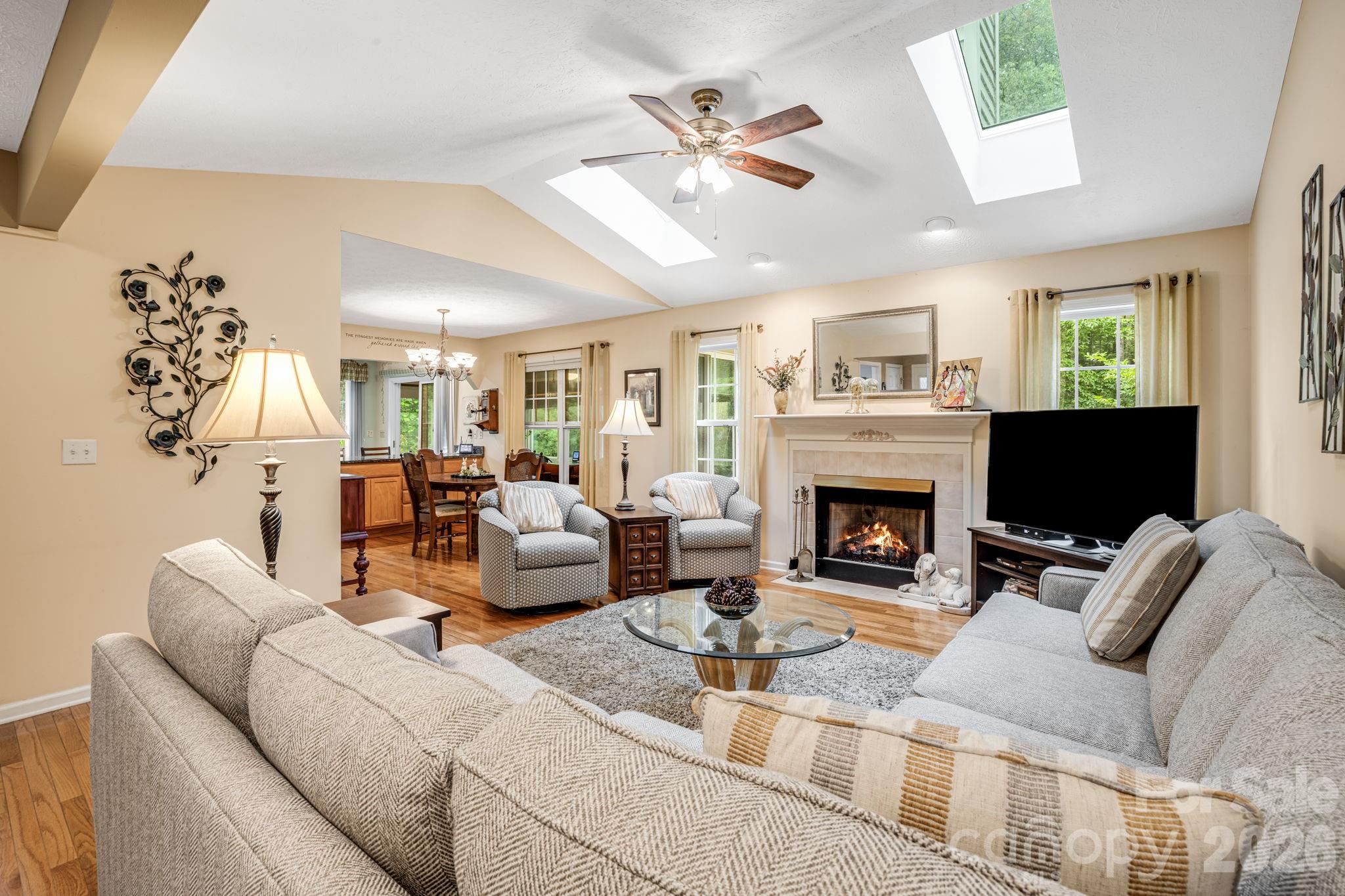9 Firestone Court — Etowah