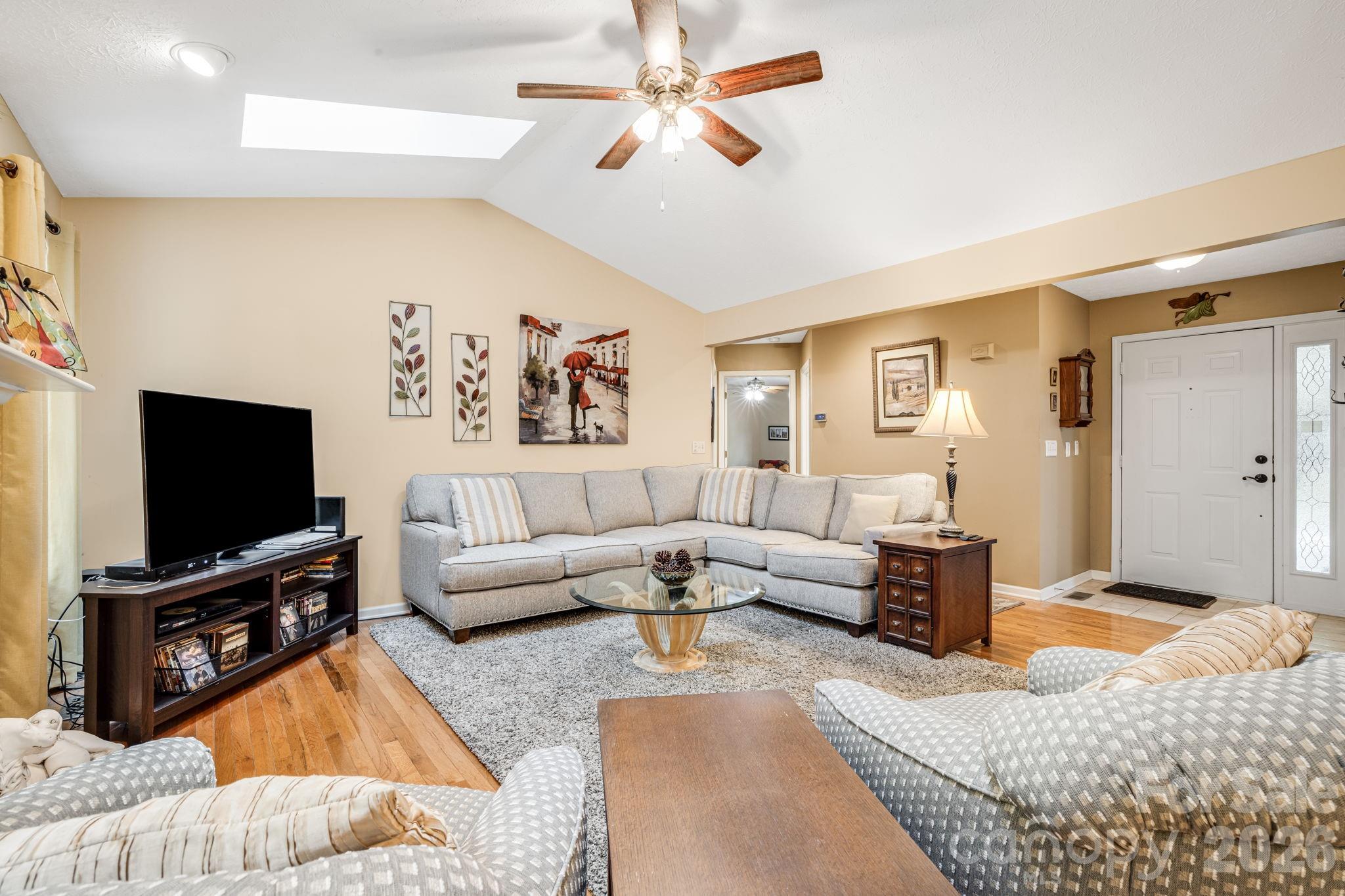 9 Firestone Court — Etowah