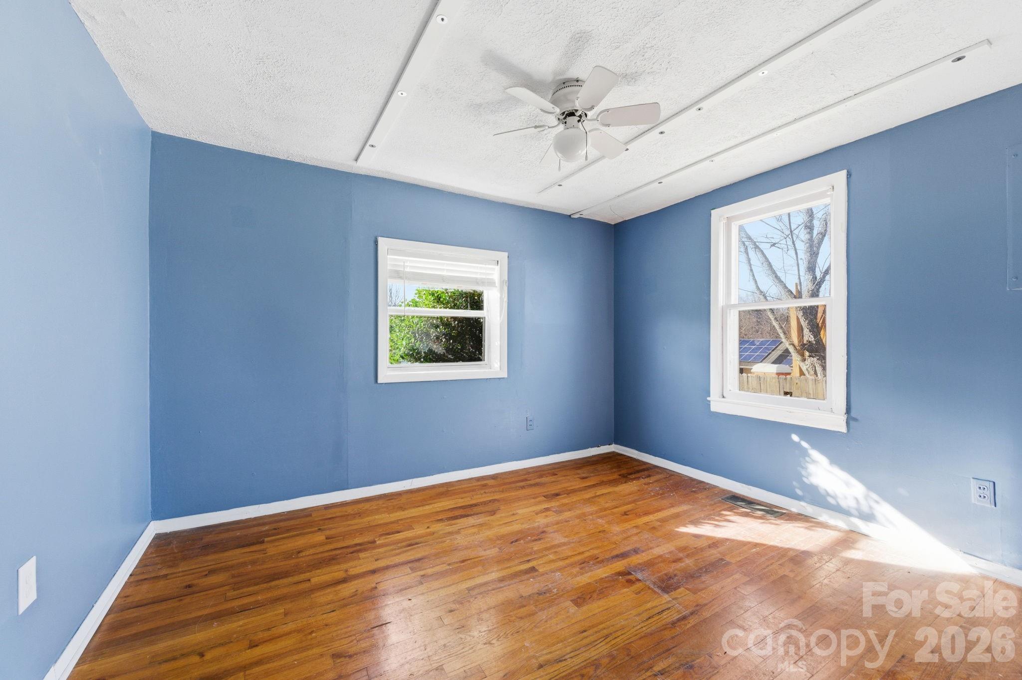 105 Smith Graveyard Road — Asheville