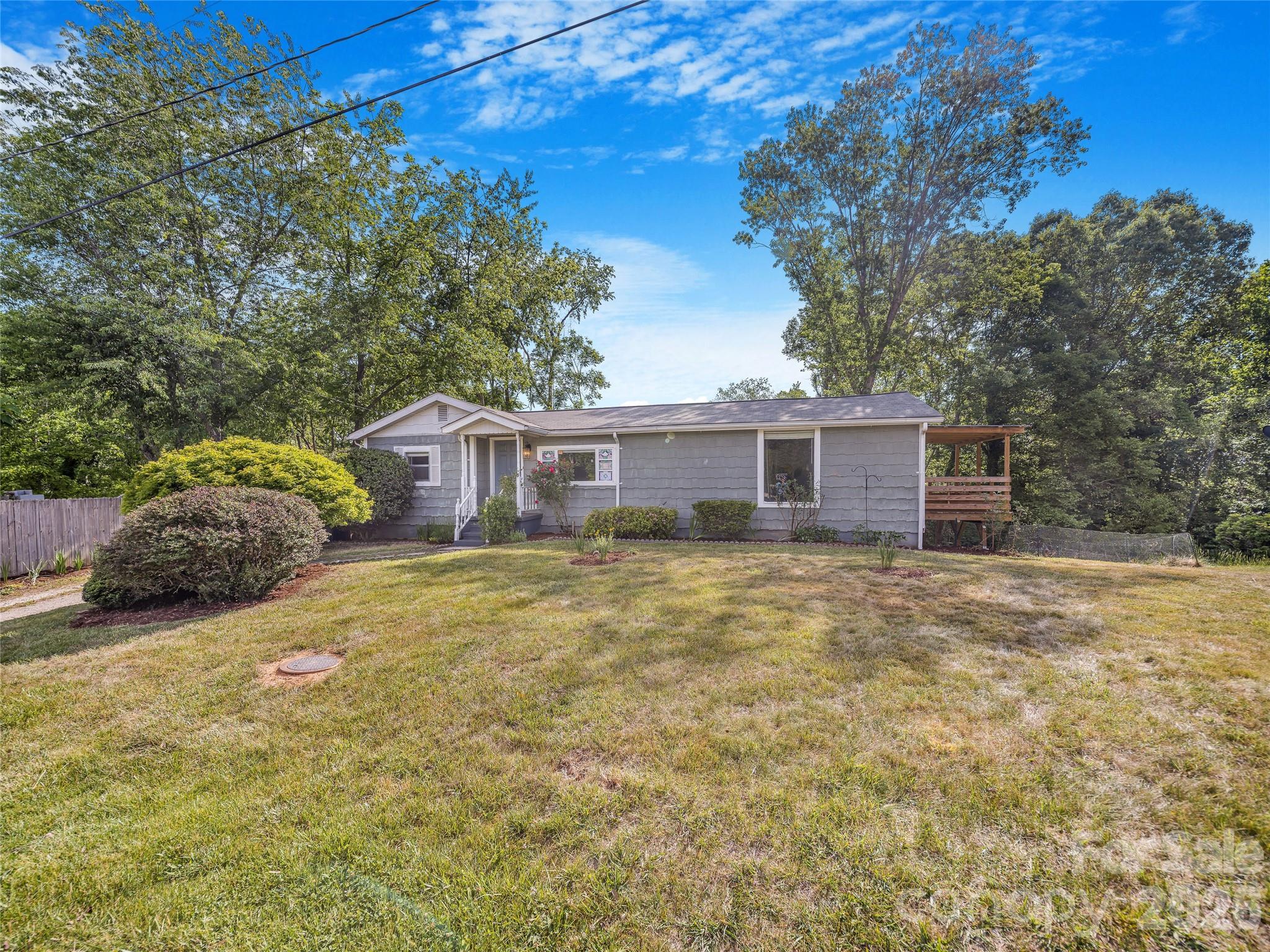 105 Smith Graveyard Road — Asheville