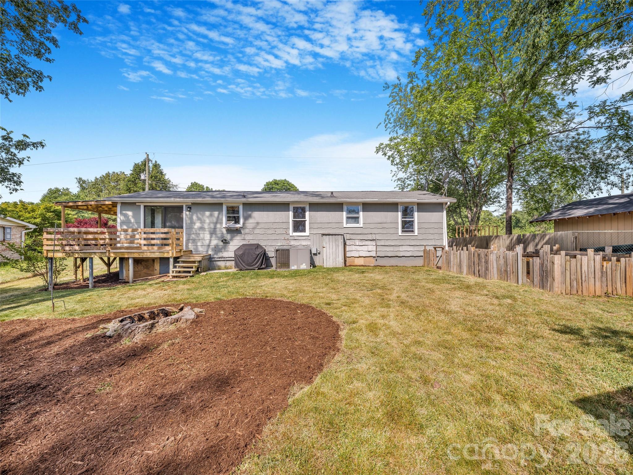 105 Smith Graveyard Road — Asheville