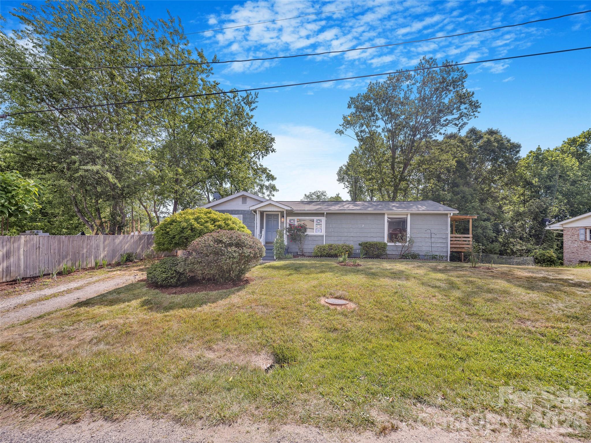 105 Smith Graveyard Road — Asheville