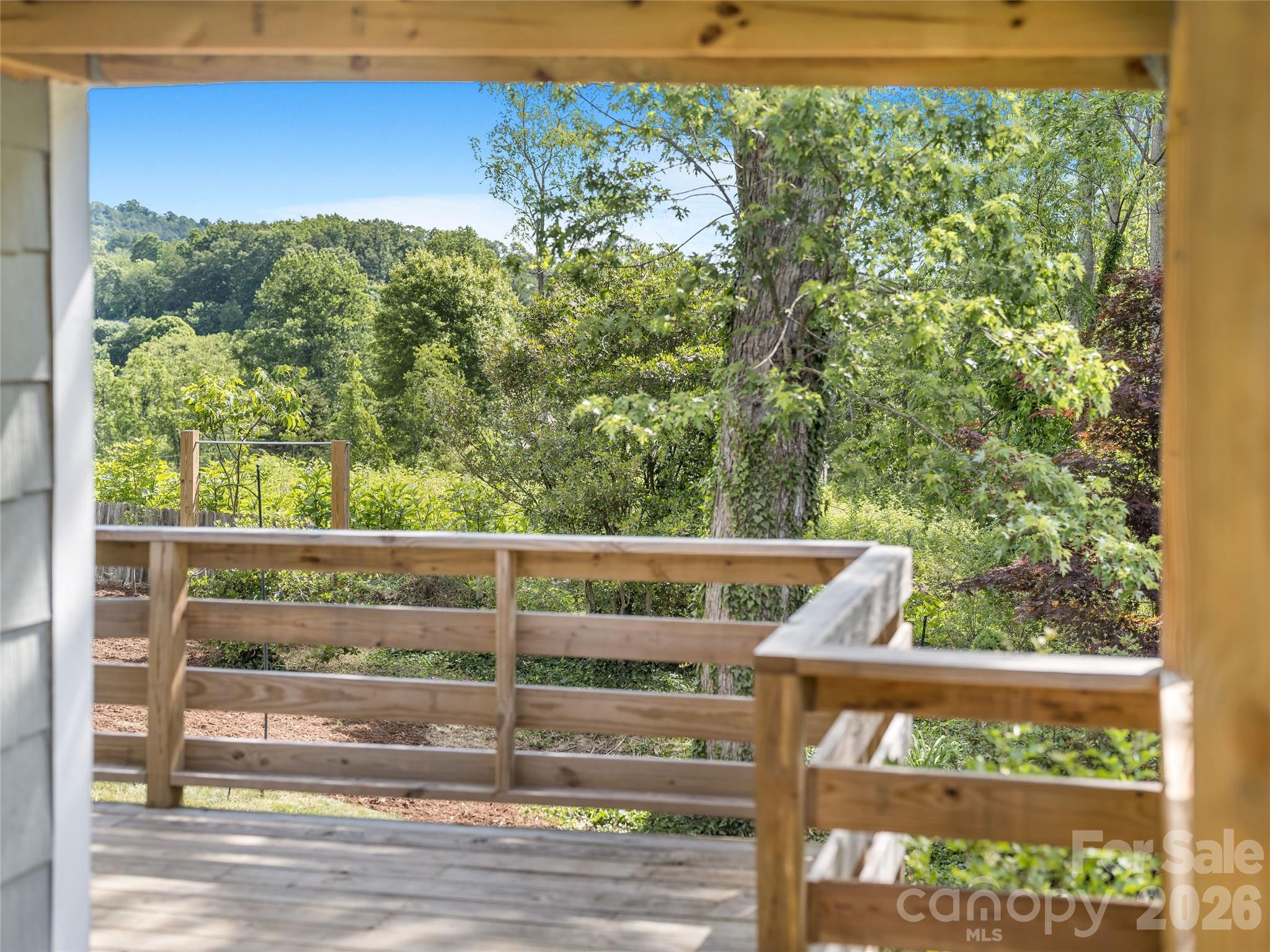 105 Smith Graveyard Road — Asheville