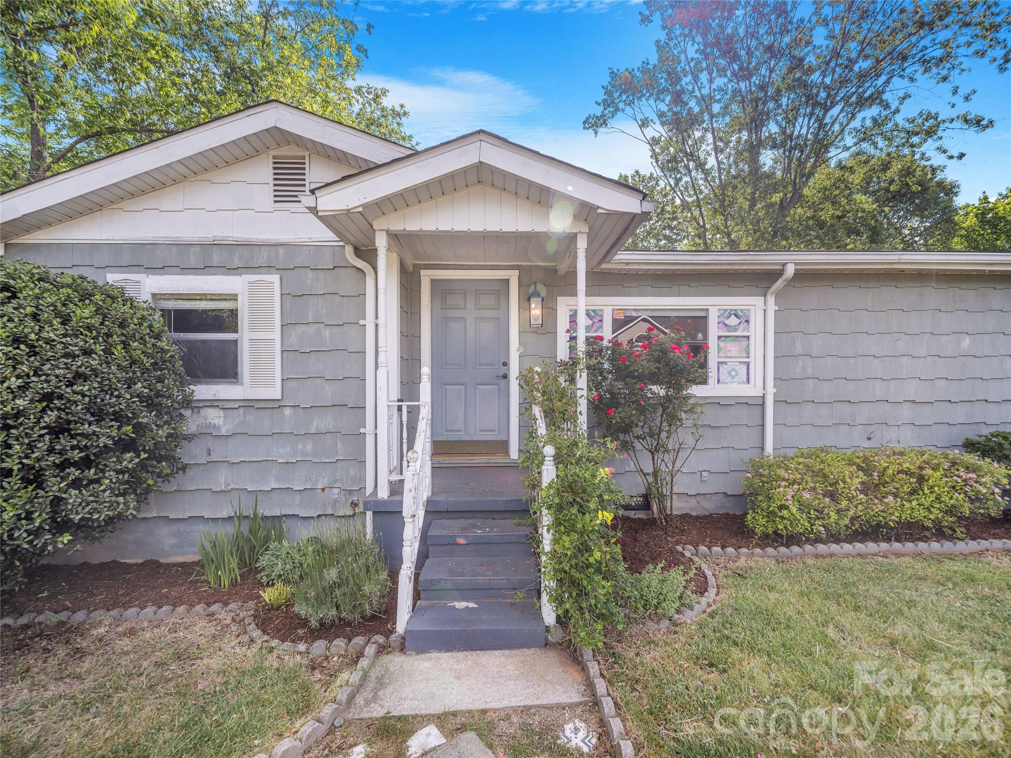105 Smith Graveyard Road — Asheville
