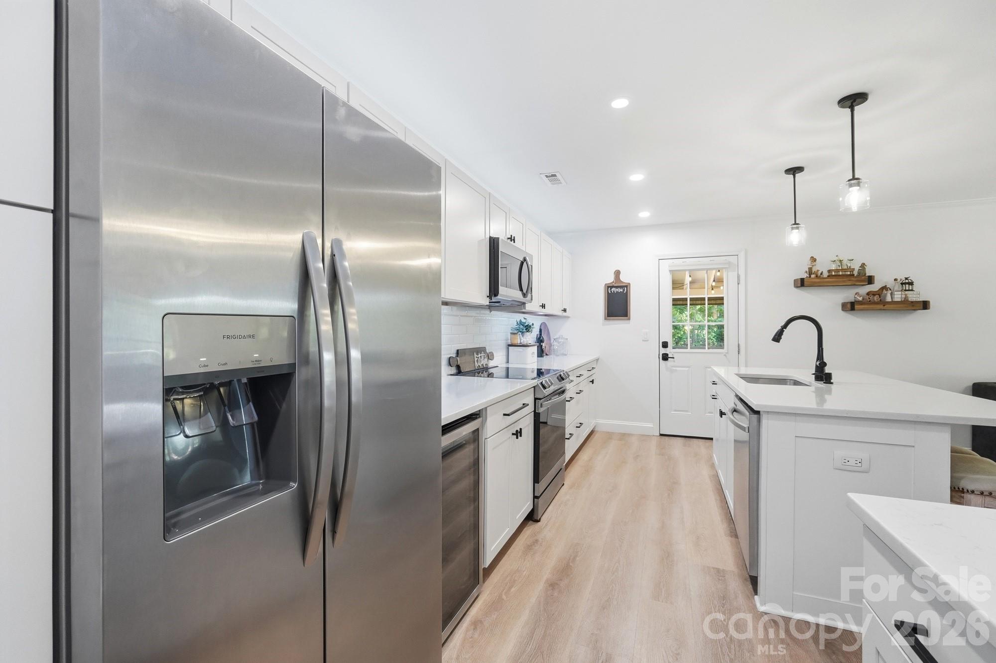 3673 Dockside Lane — Sherrills Ford