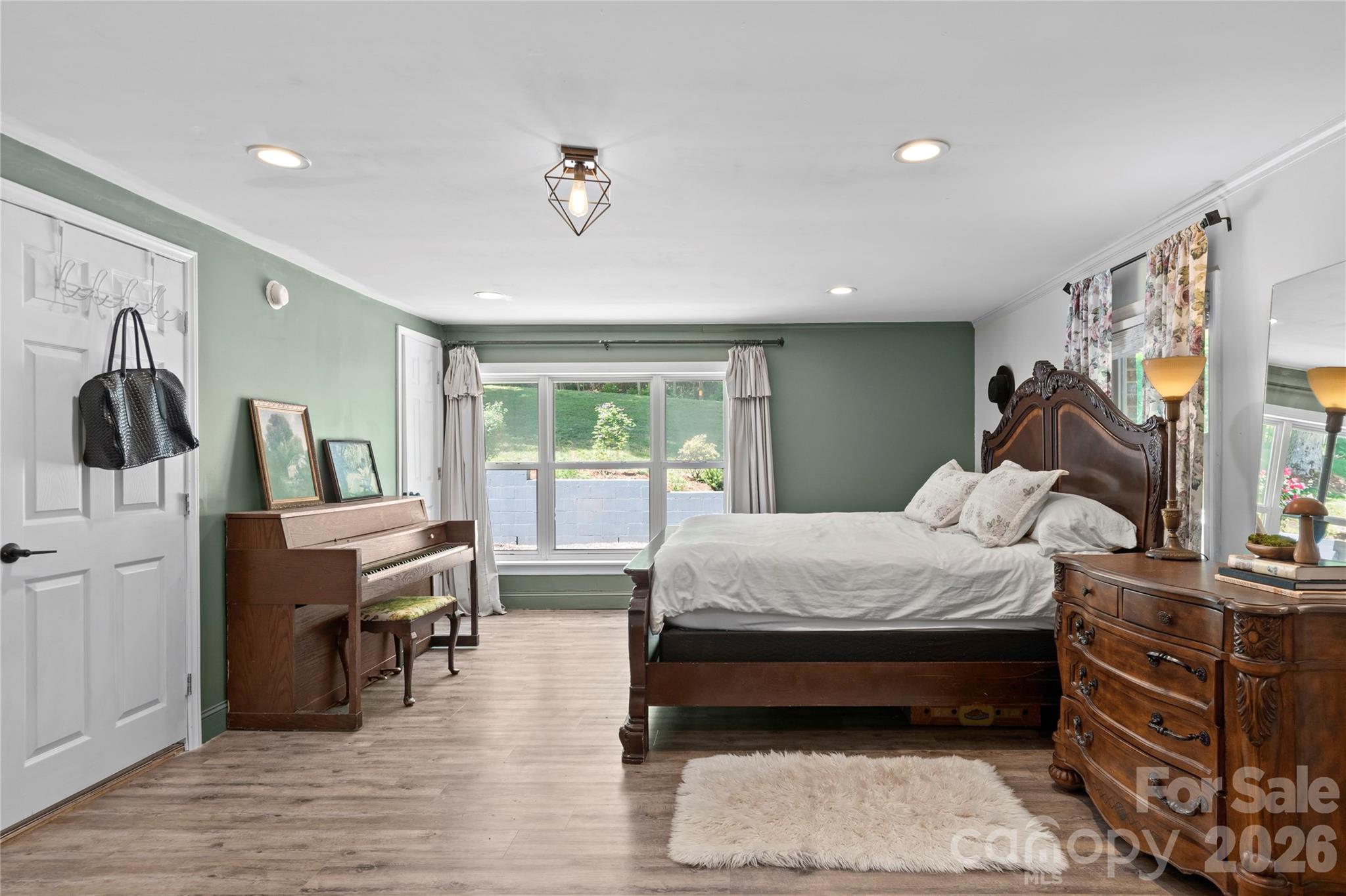 142 Pioneer Road — Harmony