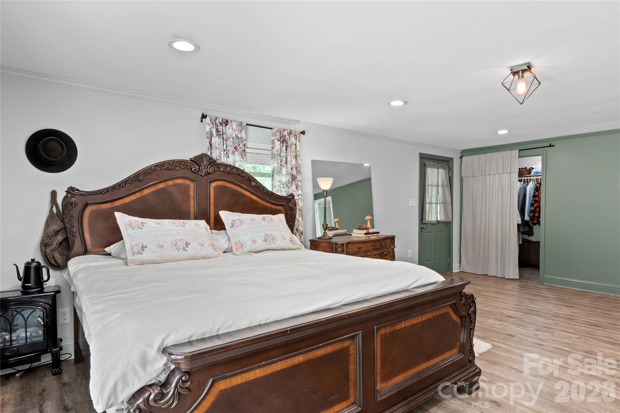 142 Pioneer Road — Harmony