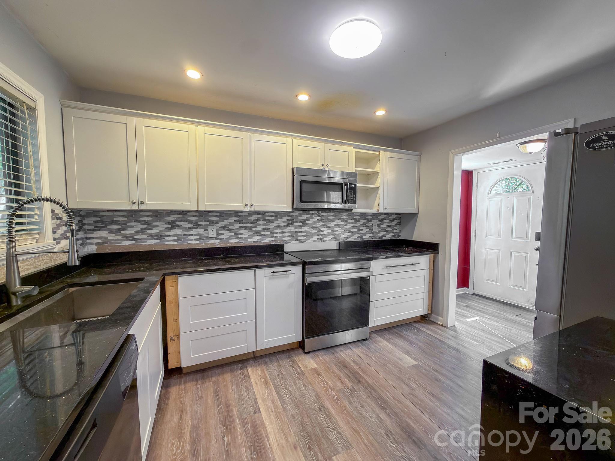 27069 Catamaran Drive — Tega Cay