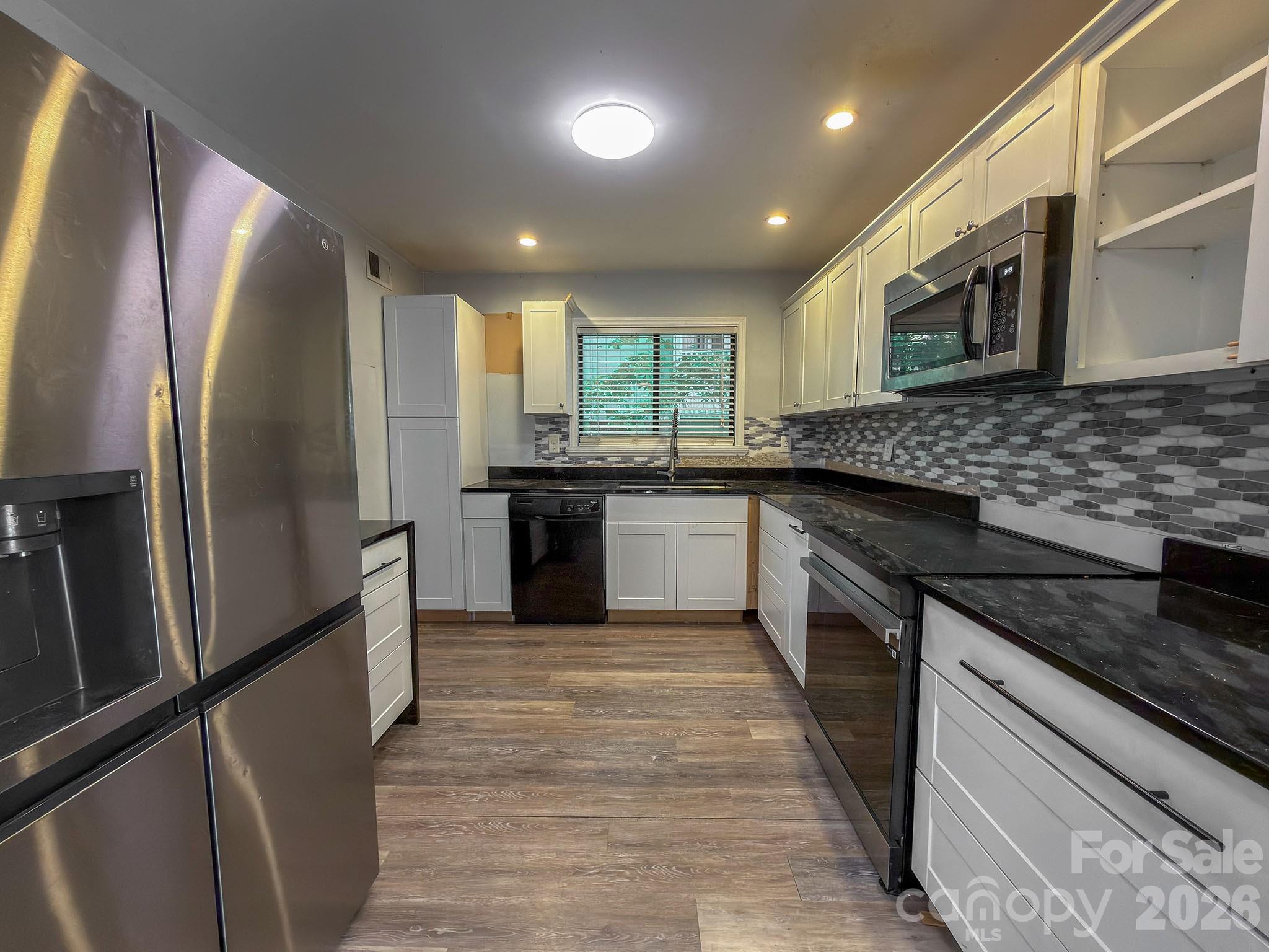 27069 Catamaran Drive — Tega Cay