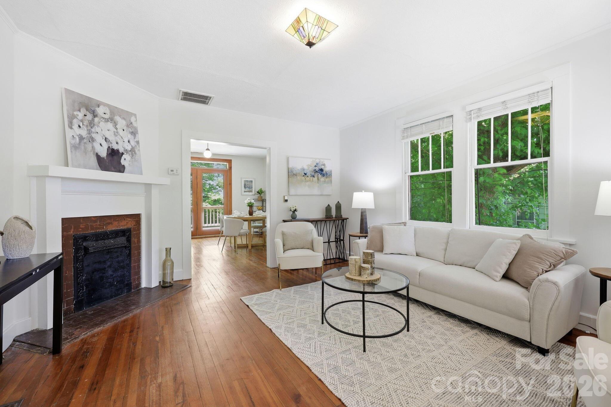 86 Annandale Avenue — Asheville
