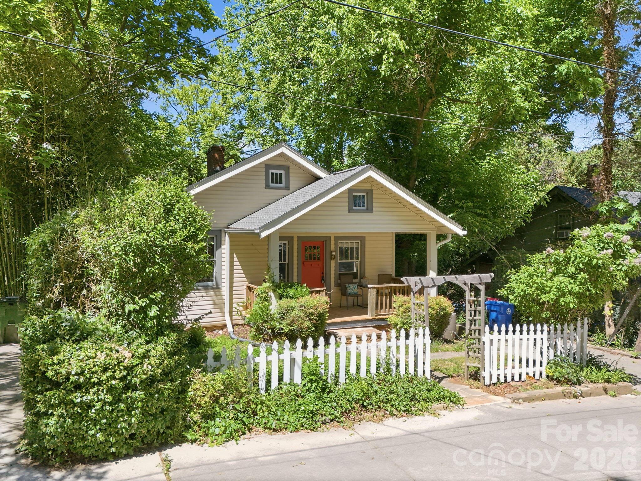 86 Annandale Avenue — Asheville