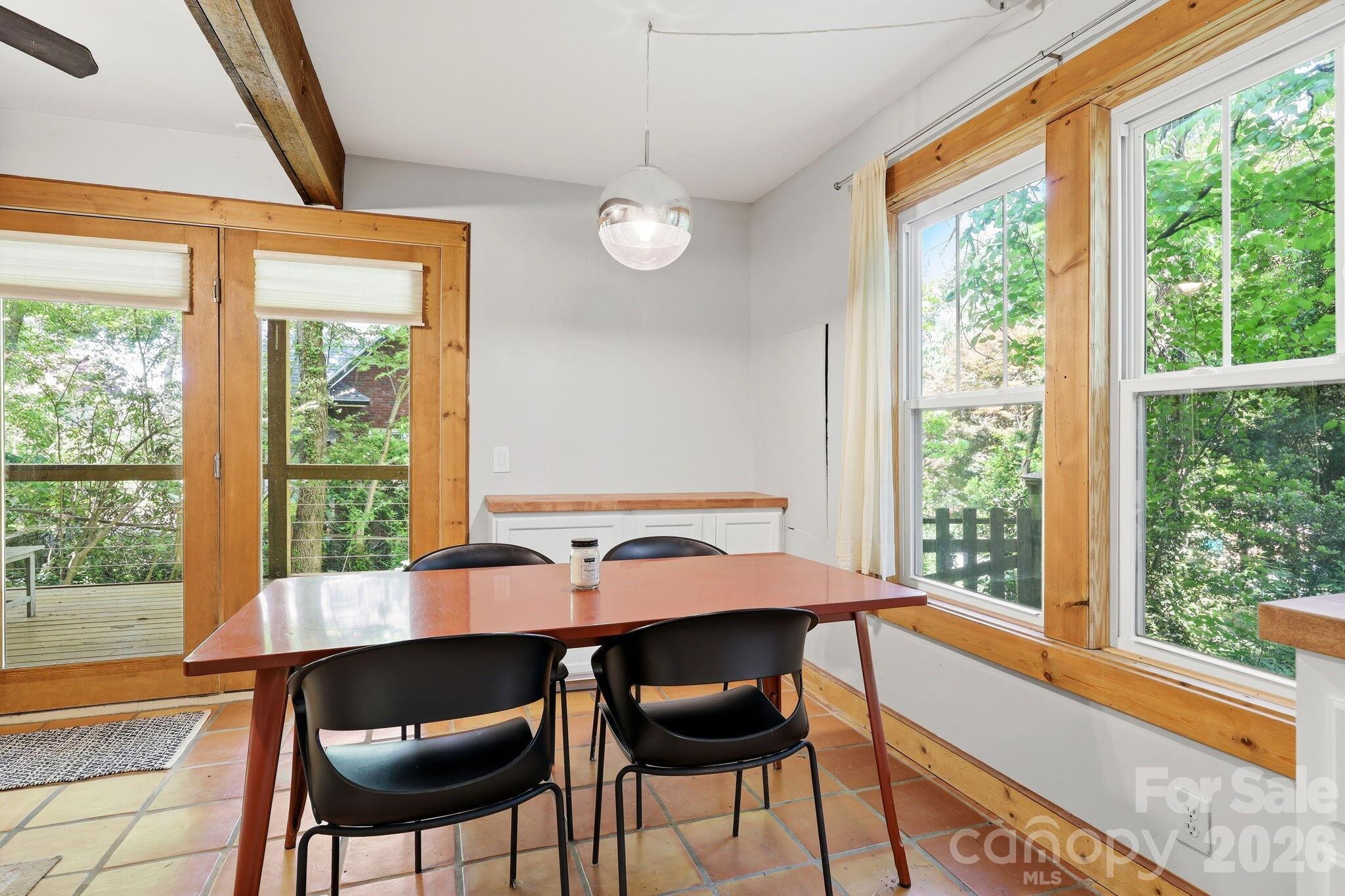 86 Annandale Avenue — Asheville