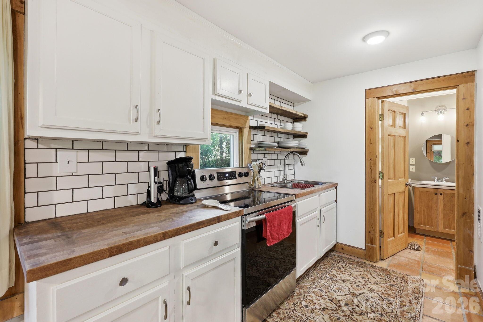 86 Annandale Avenue — Asheville