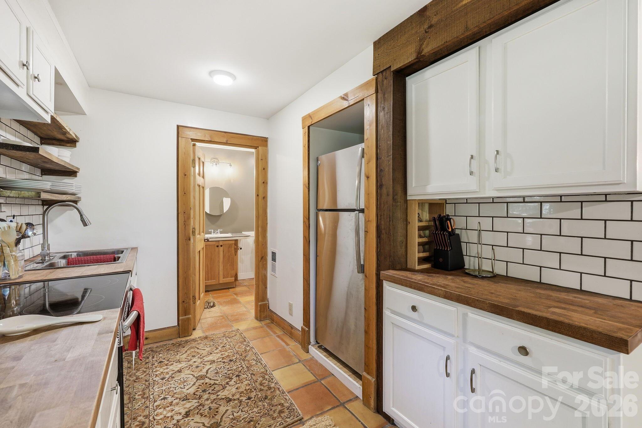 86 Annandale Avenue — Asheville