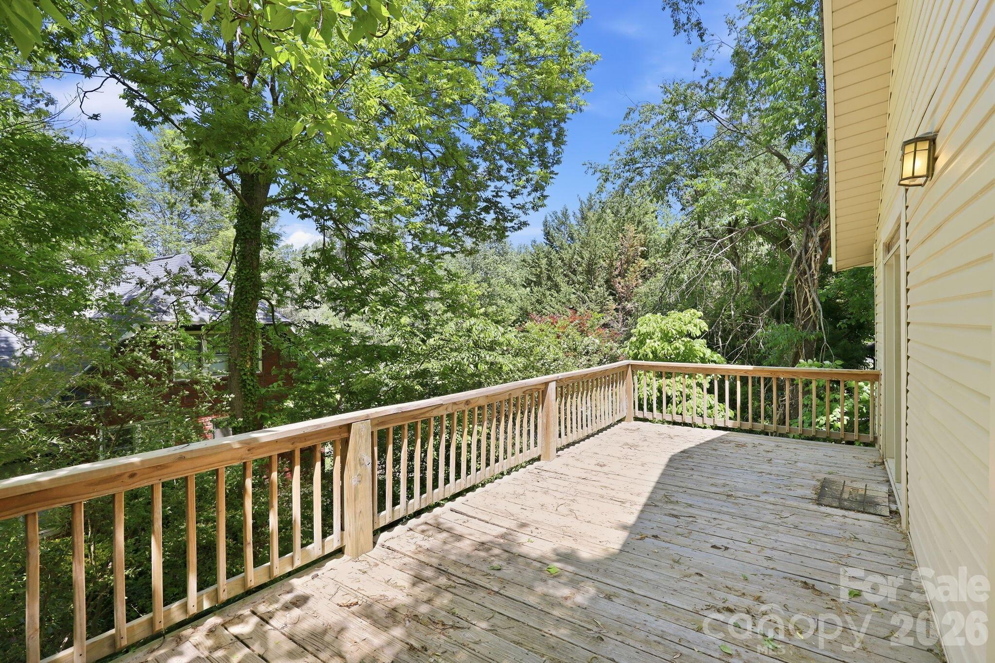 86 Annandale Avenue — Asheville