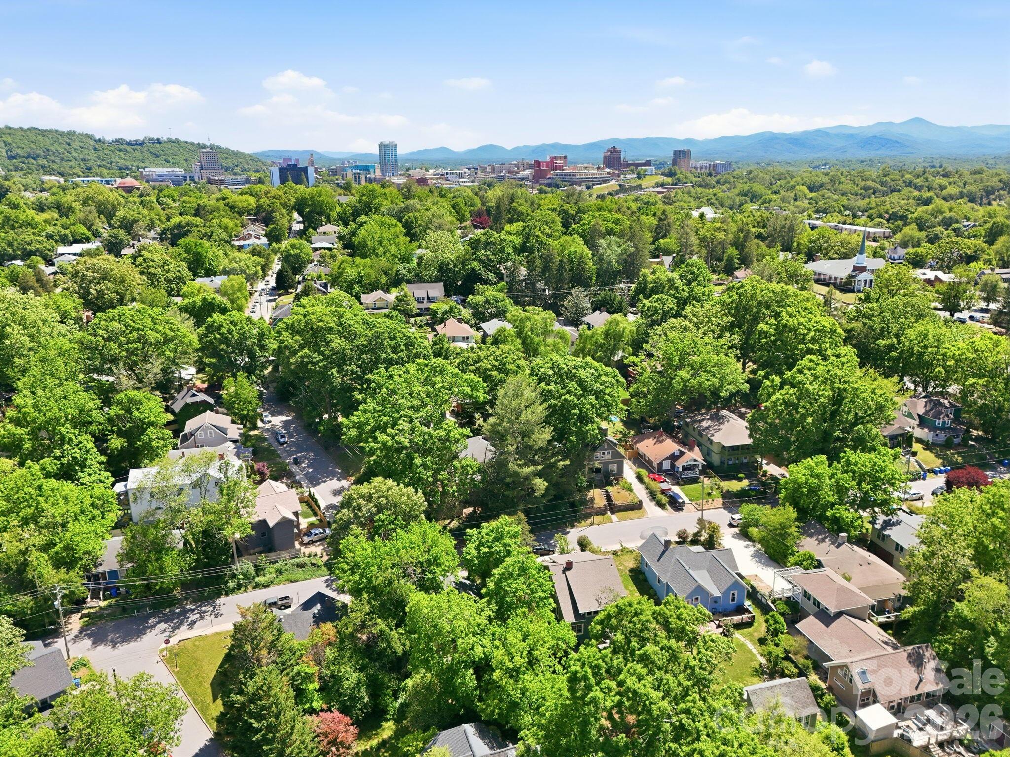 86 Annandale Avenue — Asheville