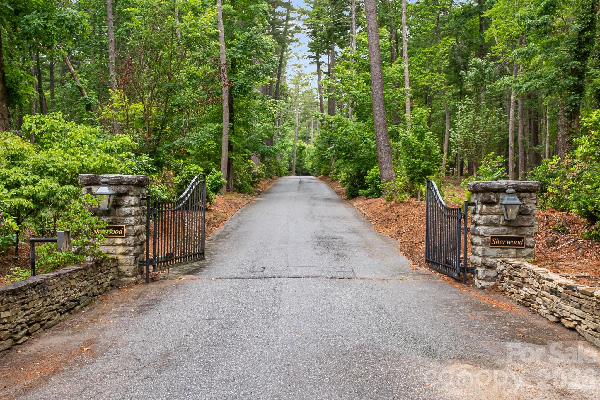295 Roberts Lane N #9 — Flat Rock