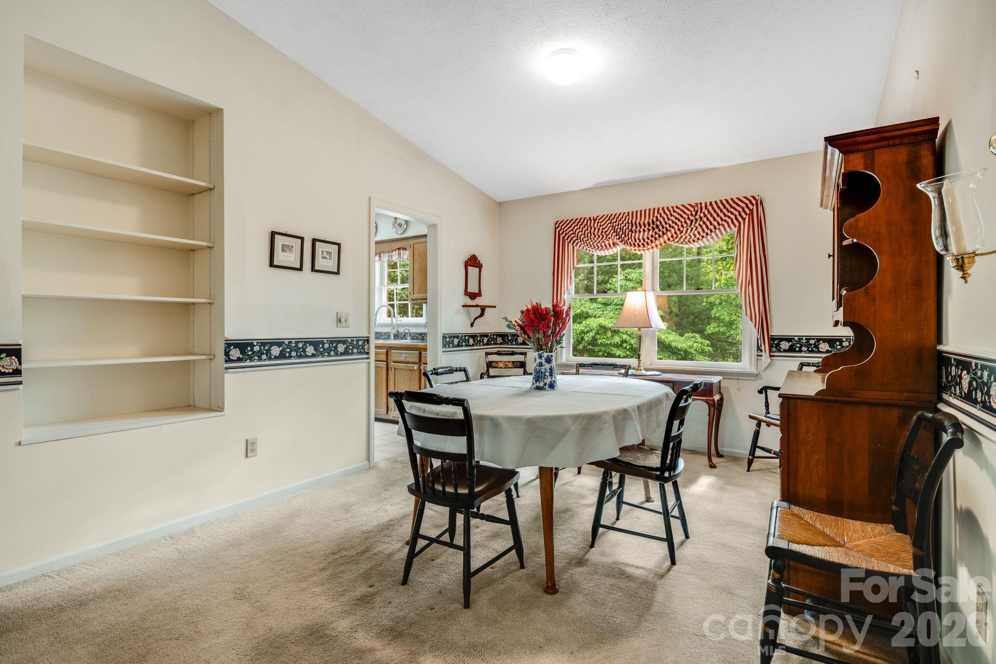 636 Goldview Drive — Hendersonville
