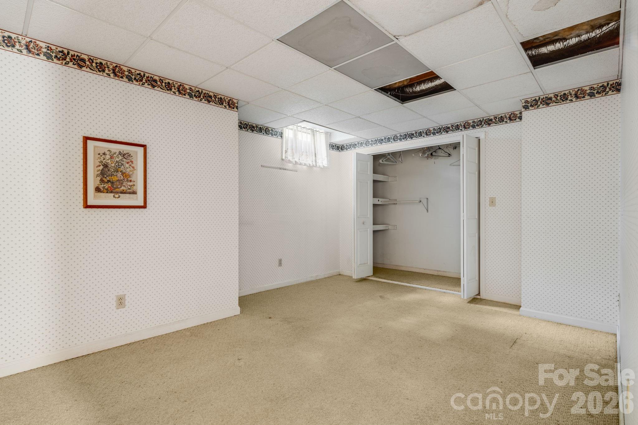 636 Goldview Drive — Hendersonville