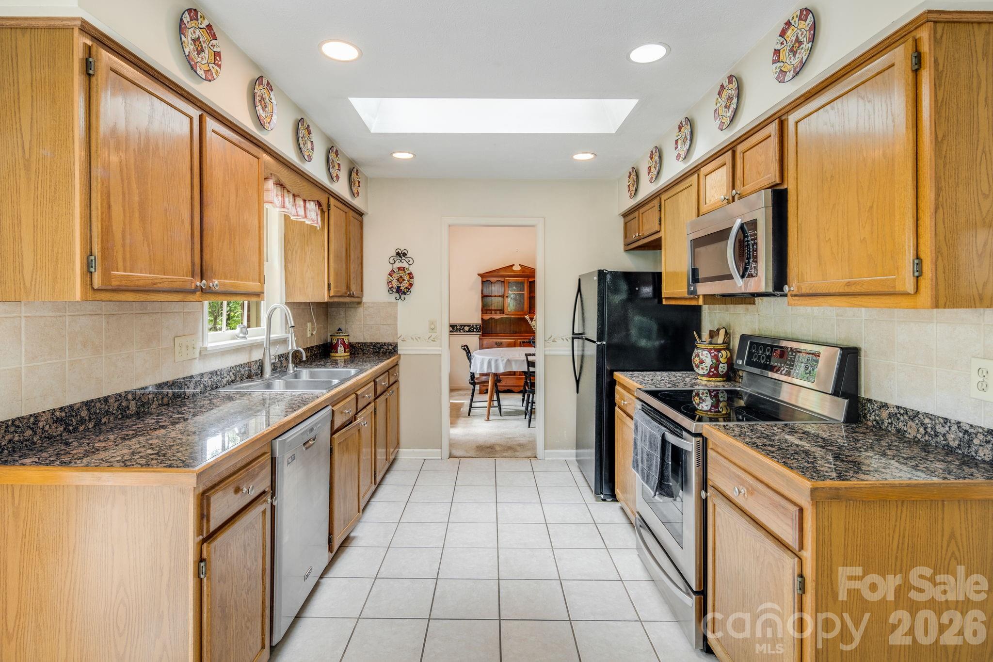 636 Goldview Drive — Hendersonville