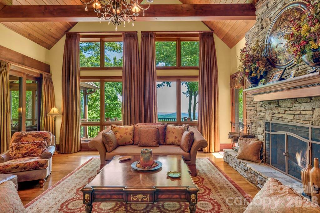 847 Old Orchard Road — Blowing Rock