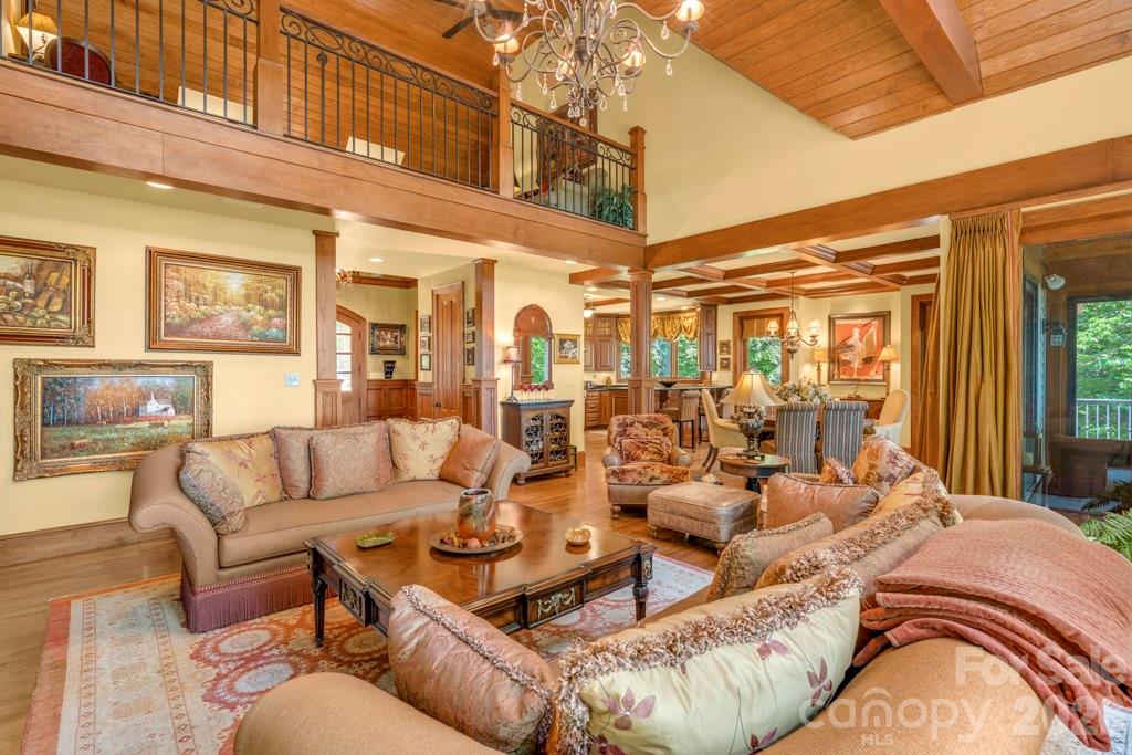 847 Old Orchard Road — Blowing Rock