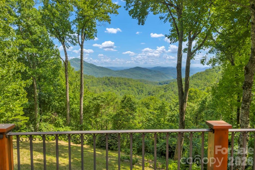 847 Old Orchard Road — Blowing Rock
