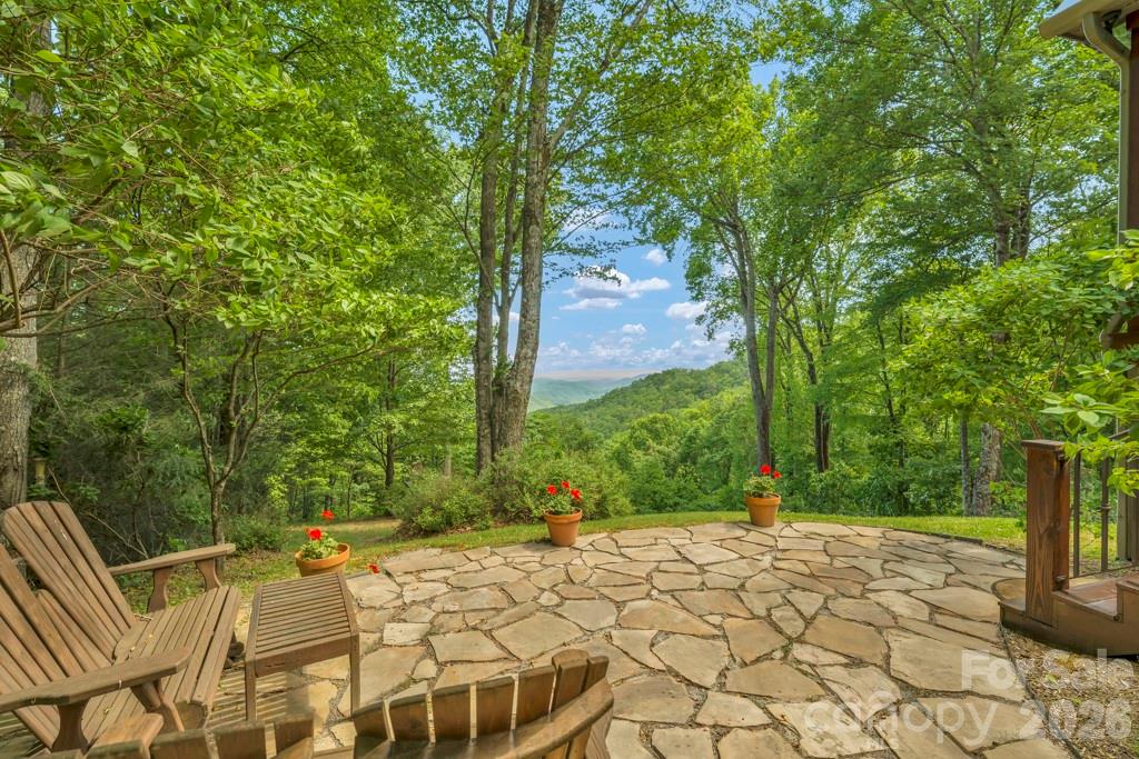 847 Old Orchard Road — Blowing Rock