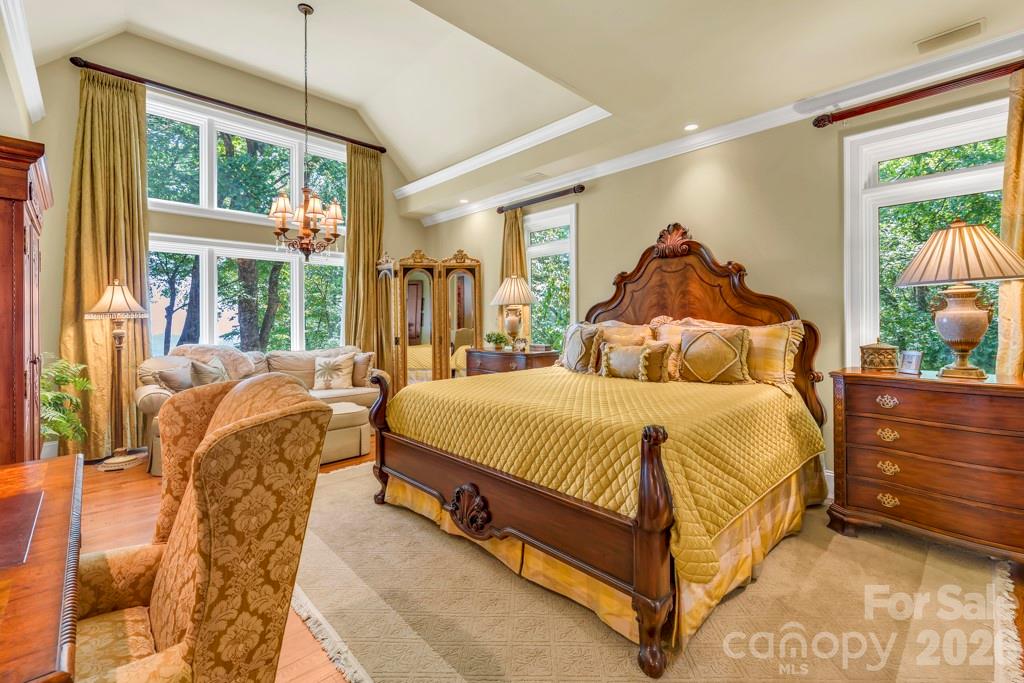 847 Old Orchard Road — Blowing Rock