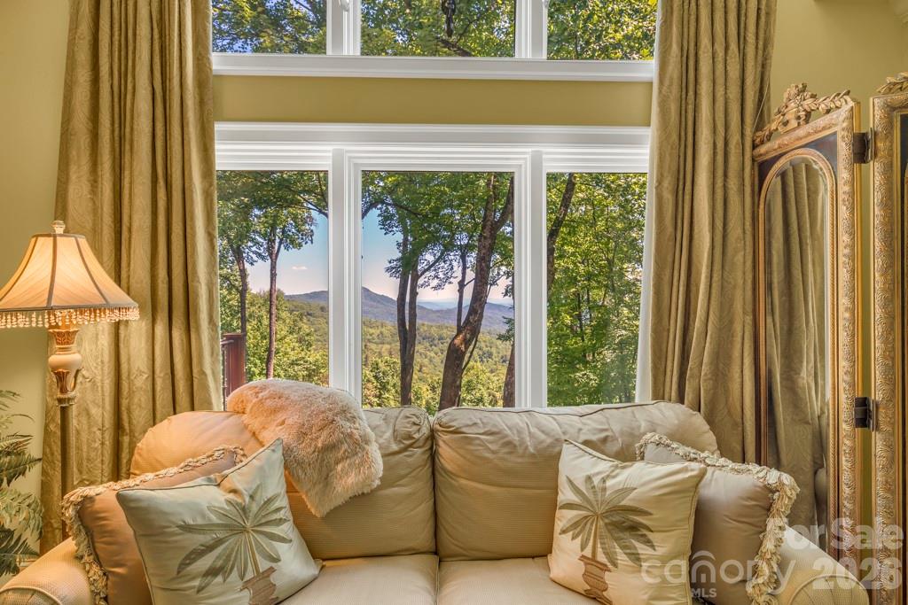 847 Old Orchard Road — Blowing Rock