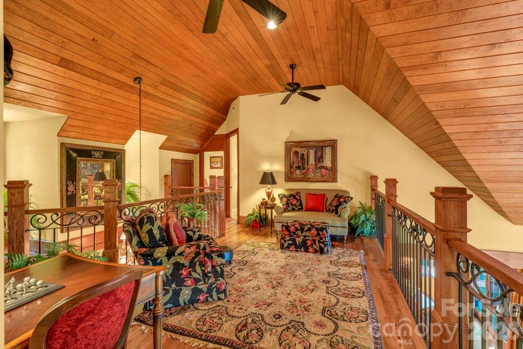 847 Old Orchard Road — Blowing Rock