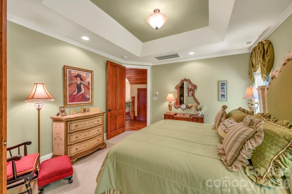 847 Old Orchard Road — Blowing Rock