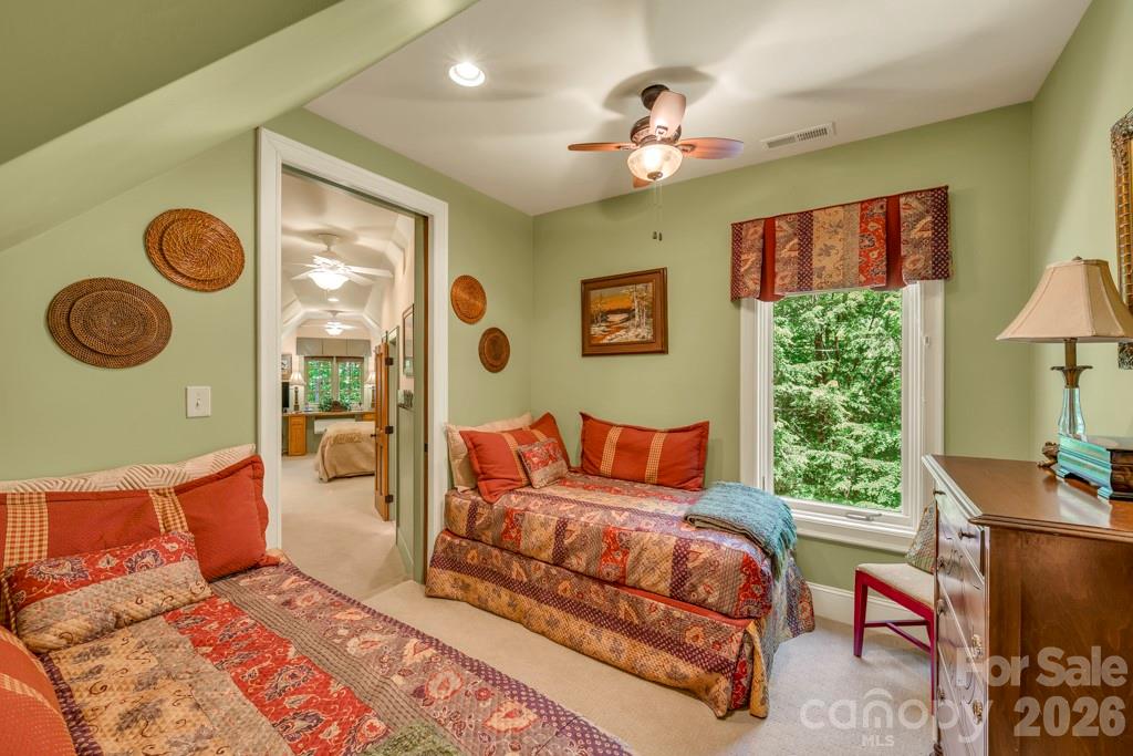 847 Old Orchard Road — Blowing Rock