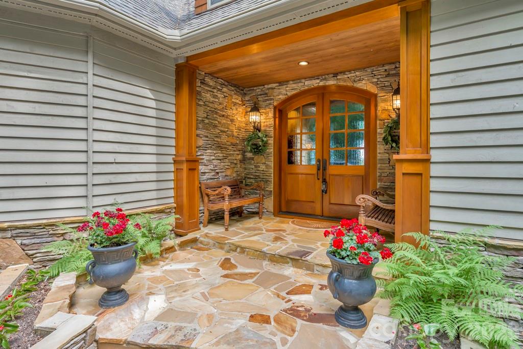 847 Old Orchard Road — Blowing Rock