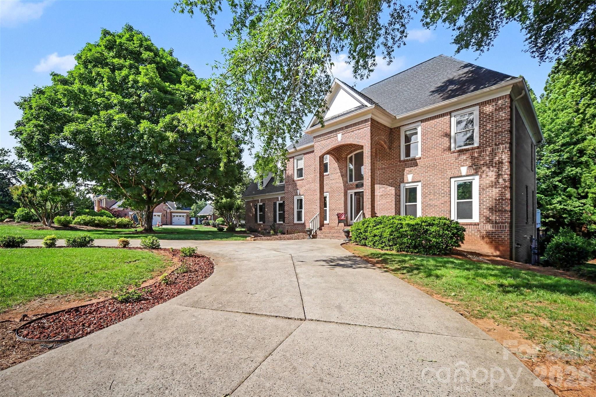 232 40th Avenue Drive NW — Hickory