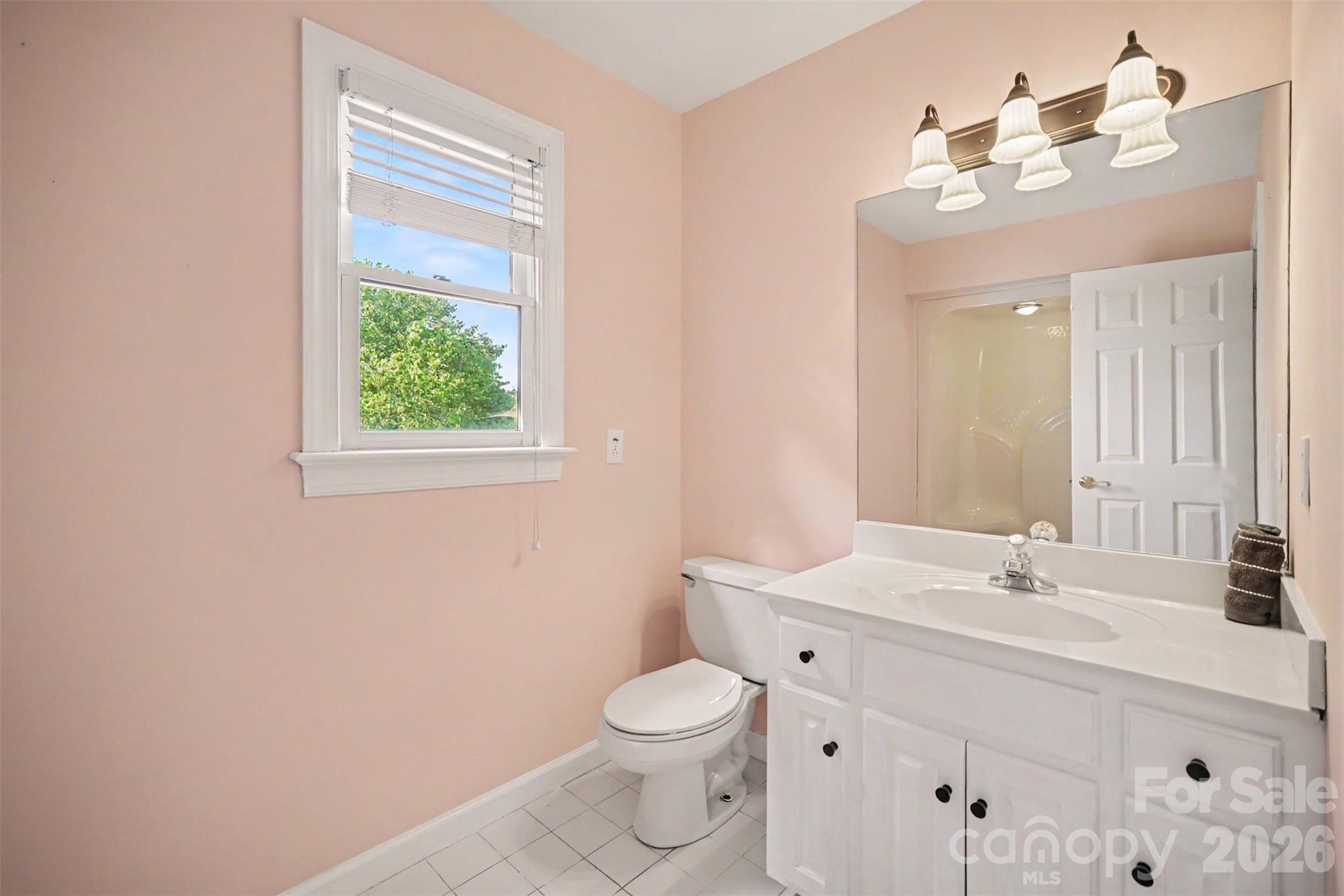 232 40th Avenue Drive NW — Hickory