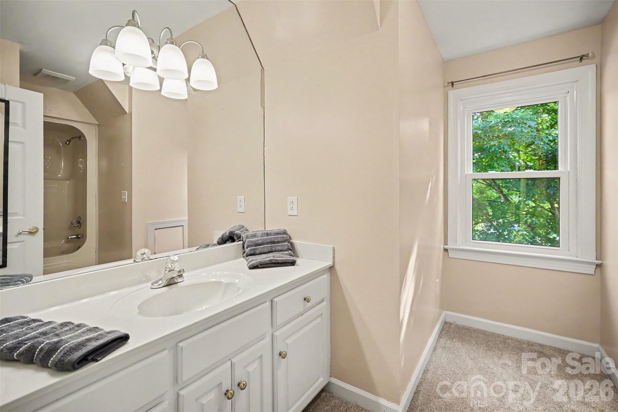 232 40th Avenue Drive NW — Hickory