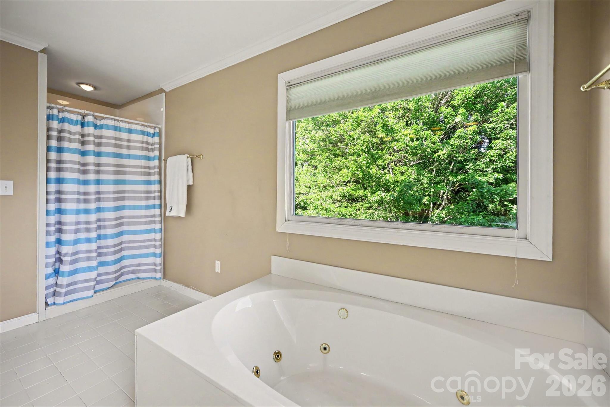 232 40th Avenue Drive NW — Hickory