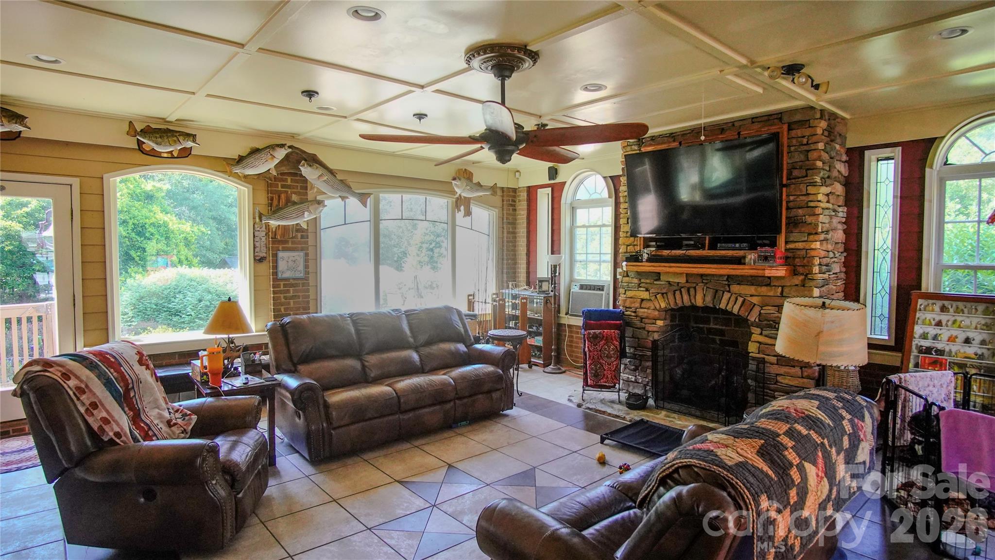 204 Old Stagecoach Road — Lawndale