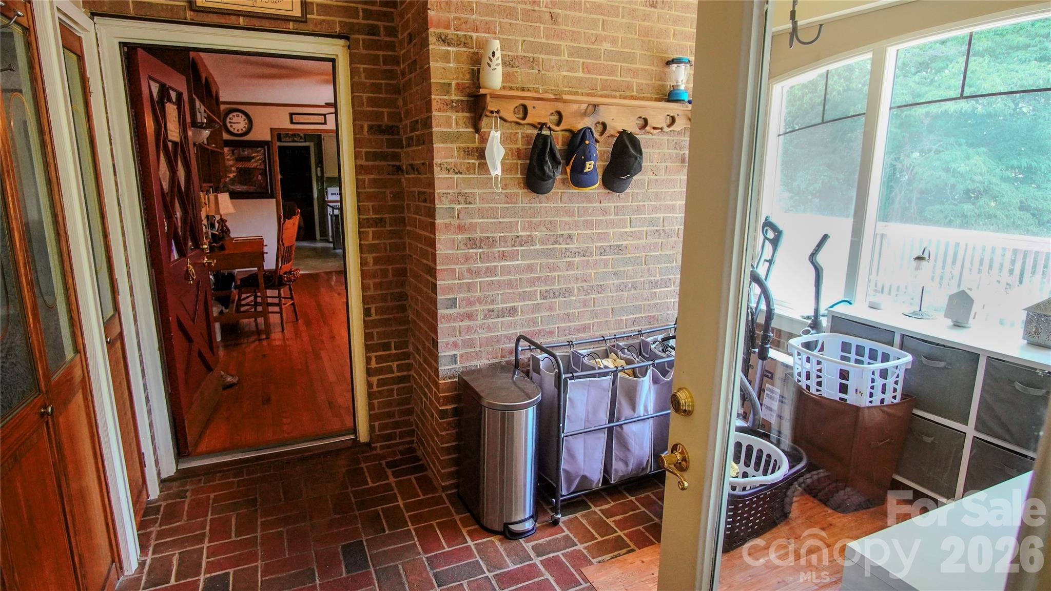 204 Old Stagecoach Road — Lawndale