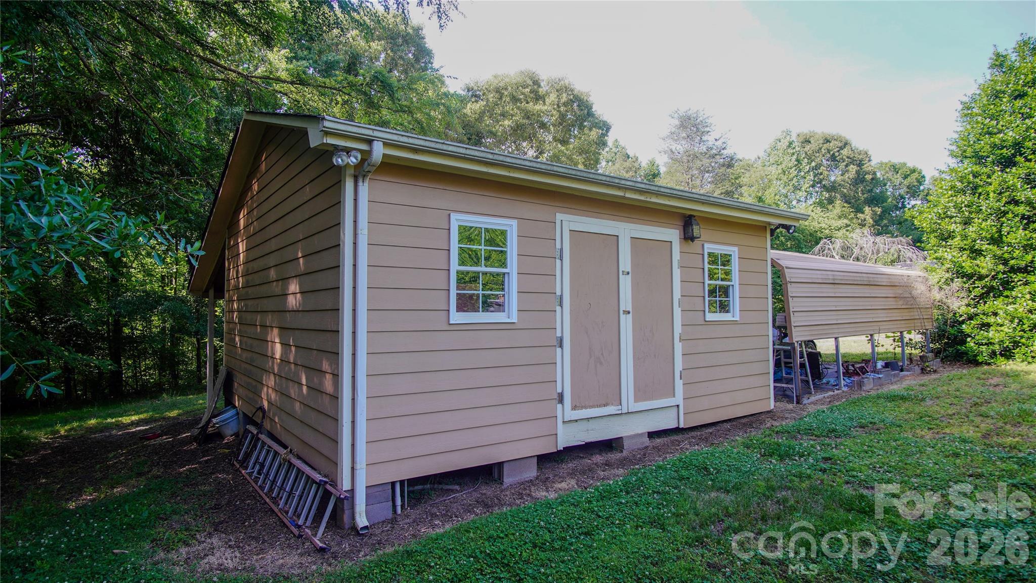 204 Old Stagecoach Road — Lawndale