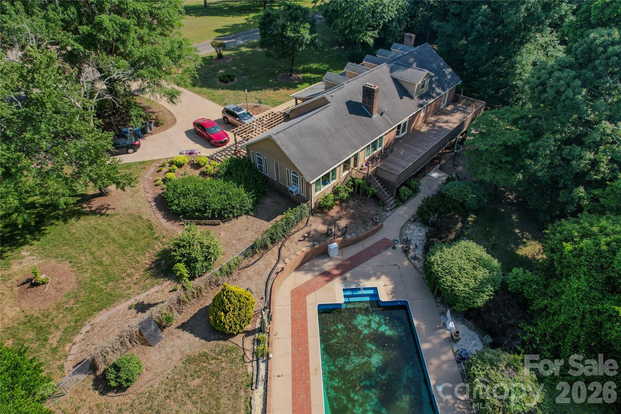 204 Old Stagecoach Road — Lawndale